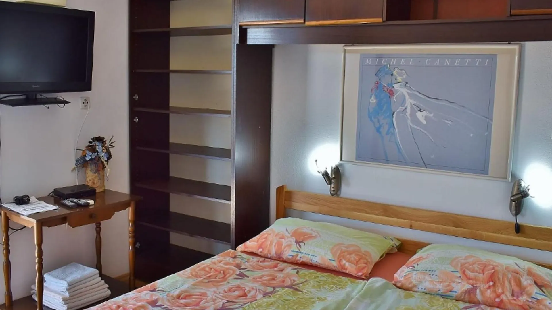 Apartments Jug - Comfort Studio Apartment With Balcony Lopar 0*,  Croatia